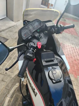 Kawasaki GPZ400