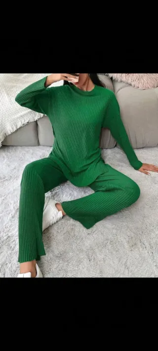 Conjunto verde de canalé
