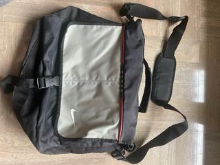 Borsa cartella Nike capiente con tracolla