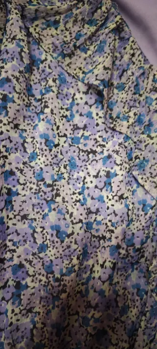 Blusa Tiffosi floral morada talla XS