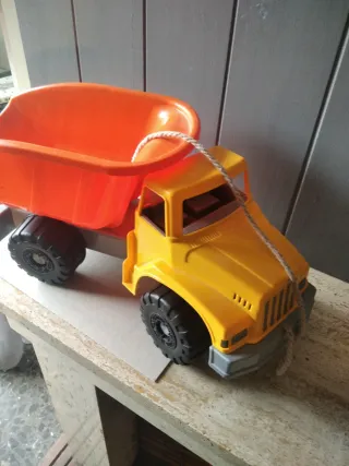 Camión volquete infantil . 1"2 años 74cm