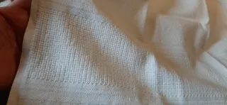 Asciugamano in fiandra con aida e orlo a giorno