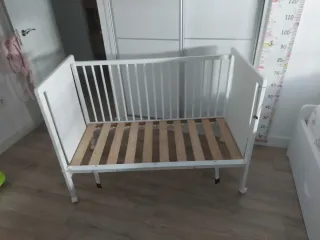 Cuna blanca para bebé