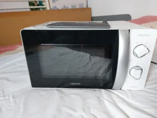 Microondas Cecotec 2010 - 20L