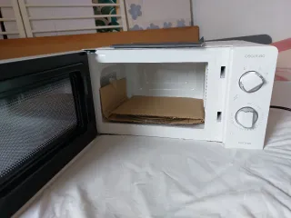 Microondas Cecotec 2010 - 20L