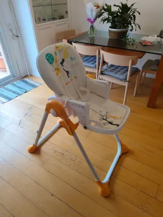 Trona de bebé con diseño de jirafas