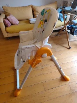 Trona de bebé con diseño de jirafas