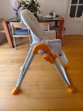 Trona de bebé con diseño de jirafas