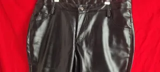 Pantalón cuero sintético negro