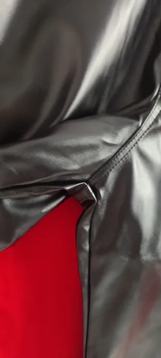 Pantalón cuero sintético negro