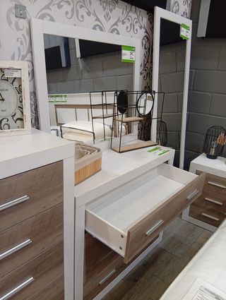 Cómoda 4 cajones con espejo