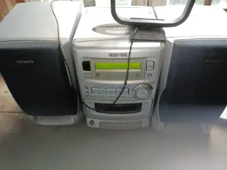 Mini cadena Aiwa LCX-150 Plata