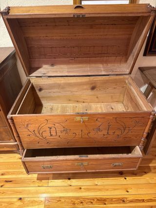 Baúl murciano pino s. XIX