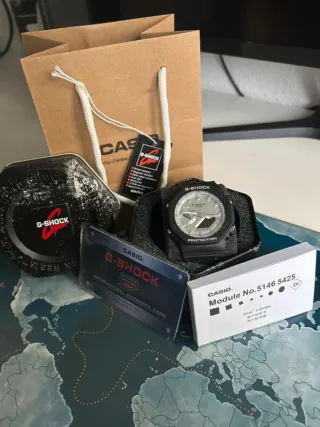 Reloj G-Shock Negro y Blanco