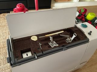 Maquina de coser Elna Lotus SP