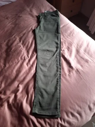 Pantalón Zara Diseño Exclusivo de regalo el verde