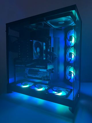 PC Gaming R7 9700X | 5060TI 16GB | EN GARANTIA