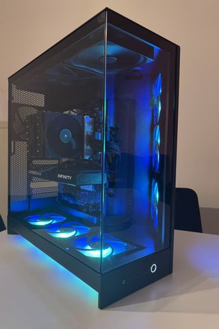 PC Gaming R7 9700X | 5060TI 16GB | EN GARANTIA