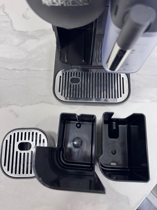 Cafetera Nespresso De'Longhi Lattissima One