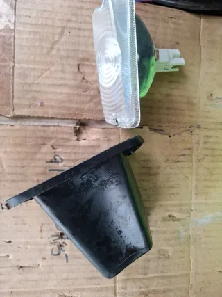 SEAT 850 piloto derecho con goma