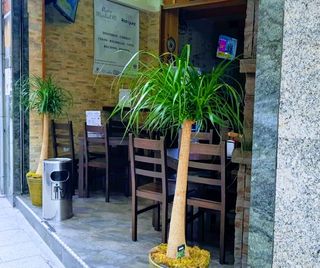 Mobiliario de Bar: Sillas, Mesas y Más