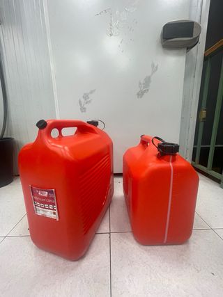 Garrafa de combustible   30 L Y 20 L