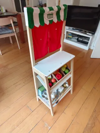 Mercadillo/Teatro de madera para niños