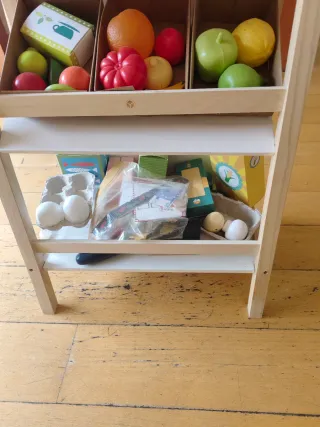 Mercadillo/Teatro de madera para niños