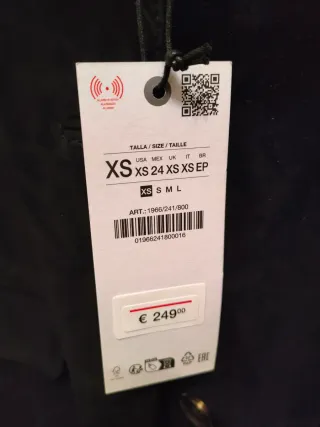 Americana Zara Piel Negra