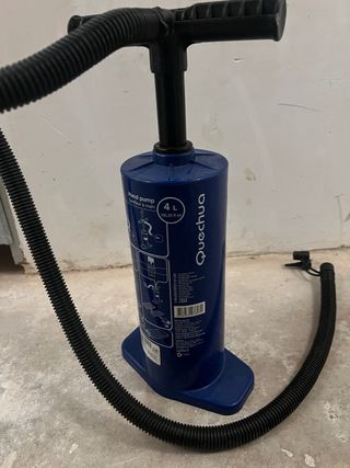 Inflador manual Quechua 4L