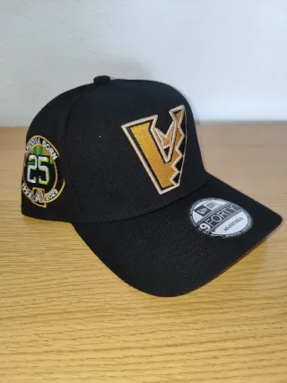 Gorra New Era 9FORTY Negra y Dorada