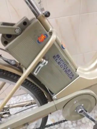 Bicicleta Eléctrica DJL Dorada