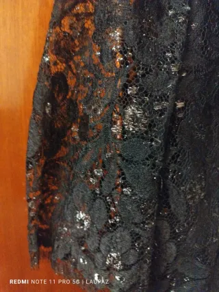 Vestido negro fiesta encaje y volantes