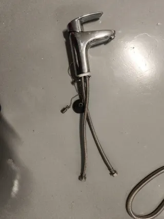 Grifo de lavabo cromado