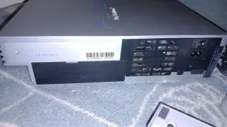 Consola PS2 Plateada+2 mandos+vertical stand