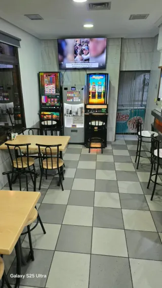 Bar Cafeteria