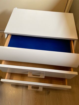 2 Mesitas Noche Blancas con Ruedas