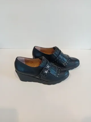 Zapatos de piel con cuña T.39/40