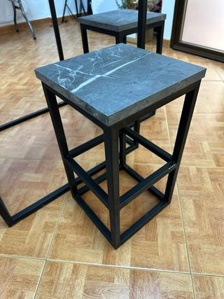 Mesa de forja con 3 taburetes