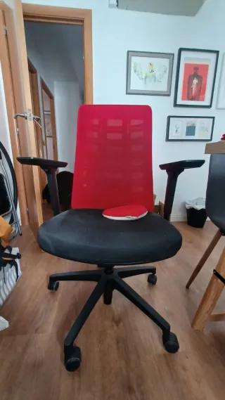 Silla ergonómica de escritorio.