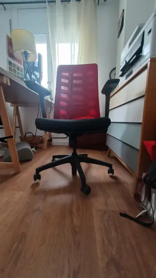 Silla ergonómica de escritorio.