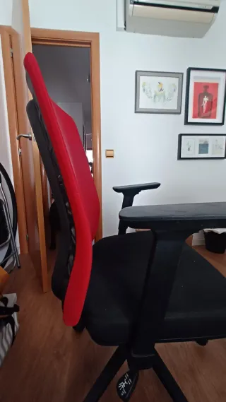Silla ergonómica de escritorio.