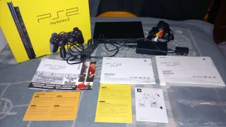 Consola Sony PlayStation 2 Negra en caja