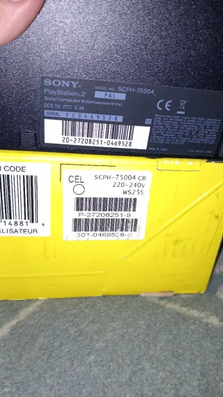 Consola Sony PlayStation 2 Negra en caja