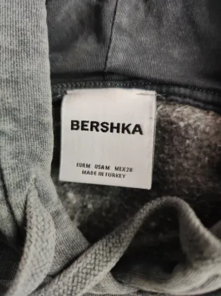 Sudadera Bershka gris con estrella