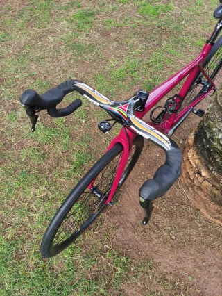 Bicicleta de carretera de carbono