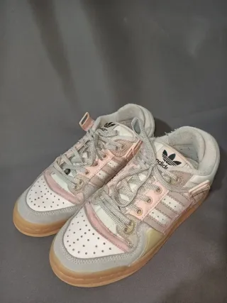 Zapatillas Adidas Beige y Rosa