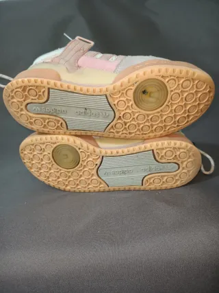 Zapatillas Adidas Beige y Rosa