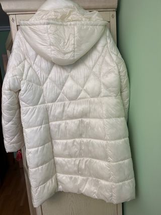 Abrigo acolchado largo blanco