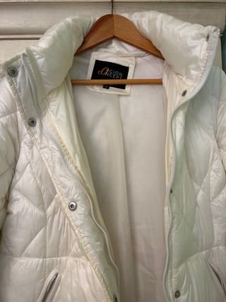 Abrigo acolchado largo blanco